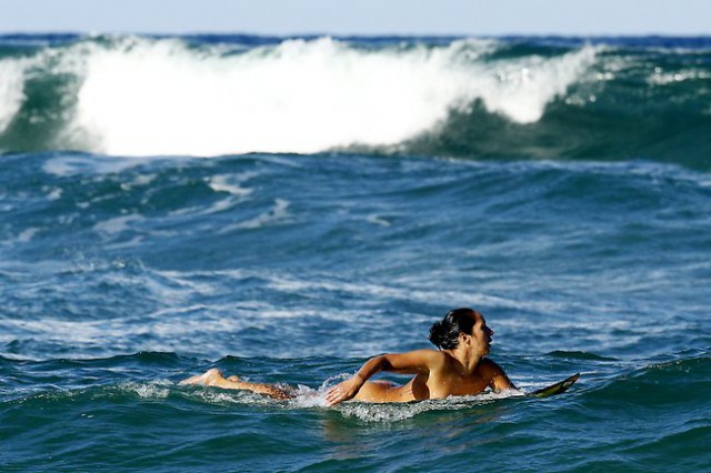 659754-nude-surfer