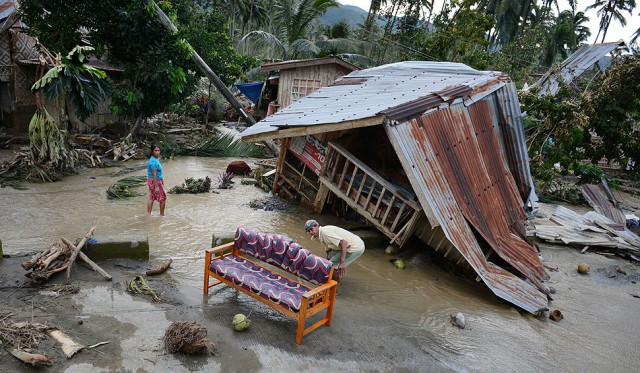 Typhoon Bopha: Cleaning up