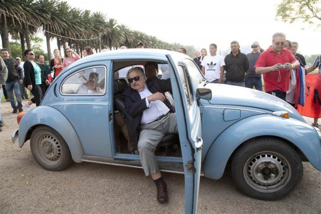 uruguay-mujica-offer-buy-beetle_4973e3fa1fbffdf6c01799ec4b7e7131.nbcnews-ux-800-600