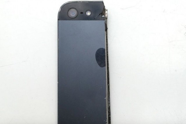 half-an-iphone-5-der-juli-ebay1