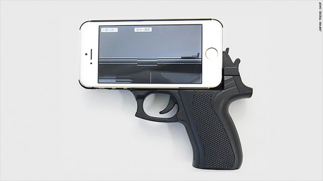 150701093945-iphone-gun-case-780x439